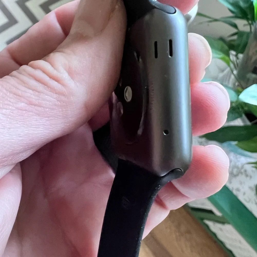 $430 Lost and Found APPLE Smartwatch 7000 SERIES with Black Band ❤️ LOST & Found